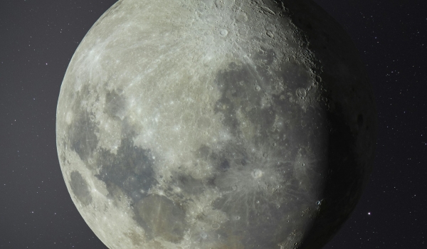 Lua do Veado brilha no céu nesta quinta-feira e marca noite de contemplação e simbolismo 
