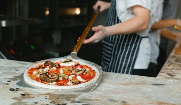 Justiça mantém condenação de pizzaria em Goiânia por acidente que amputou dedos de trabalhador 