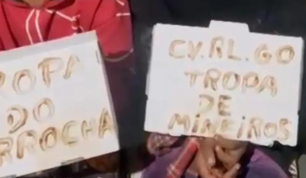 Facção obrigou rivais a escrever cartaz com sangue exaltando grupo criminoso em Goiás