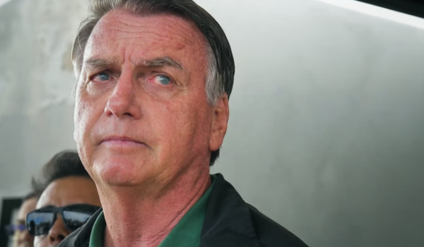 Recuo de Bolsonaro no STF desagrada apoiadores dispostos a defendê-lo, diz pesquisador