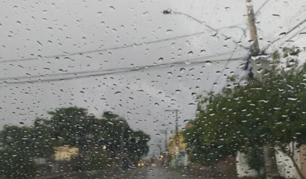 Calor e umidade elevam risco de tempestades isoladas em Goiás nesta semana