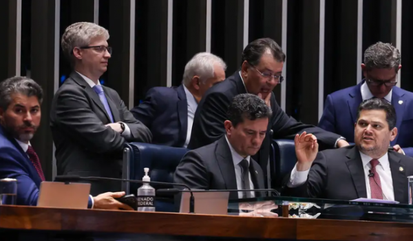 Senado aprova Refis do Agro com recursos do pré-sal e proposta volta para a Câmara