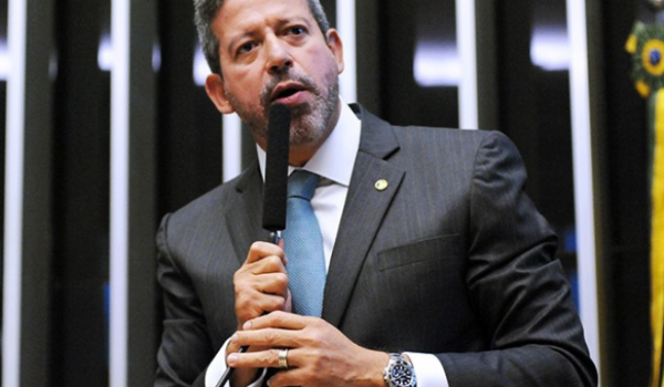 ARTHUR LIRA DEFINE APOIO PARA HUGO MOTTA NA SUCESSÃO DA PRESIDÊNCIA DA CÂMARA 