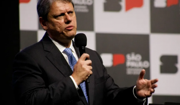 Tarcísio diz que governo Lula 