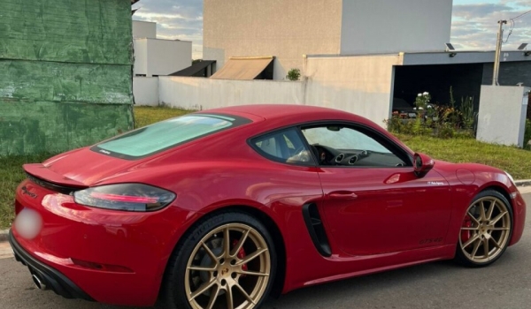 Polícia Civil prende dono de loja de veículos de luxo em Goiânia e apreende todos os carros 