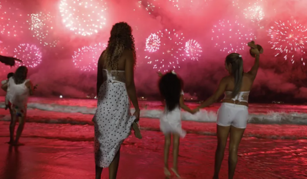 Tarô aponta como será 2026 para famosos, política e eleições