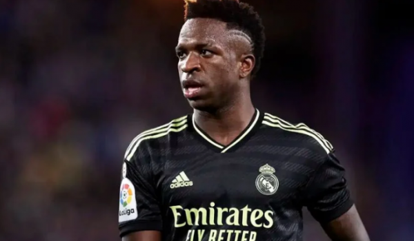 CBF sai em defesa de Vini Jr. após novo caso de racismo na Champions League