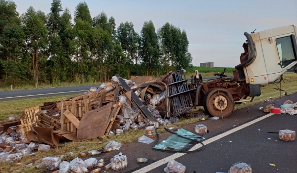 PRF registra 34 acidentes e 2 mortes no feriado em Goiás