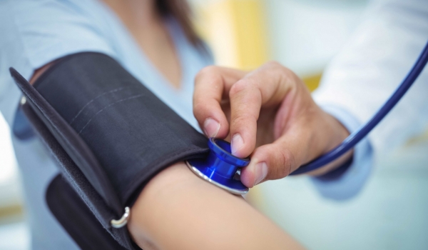 Hipertensão cresce entre jovens e acende alerta médico