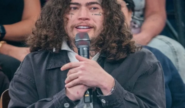 Humorista relata reflexão sobre sexualidade durante tratamento psiquiátrico