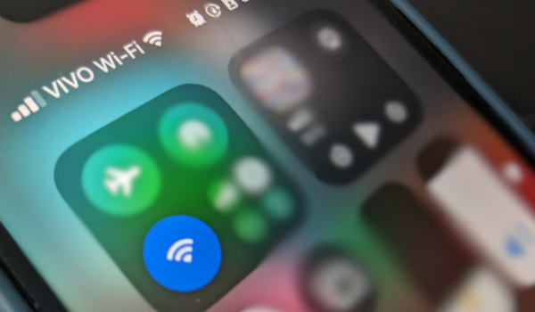 Wi-Fi ligado fora de casa pode expor seus dados; especialistas recomendam desligar recurso