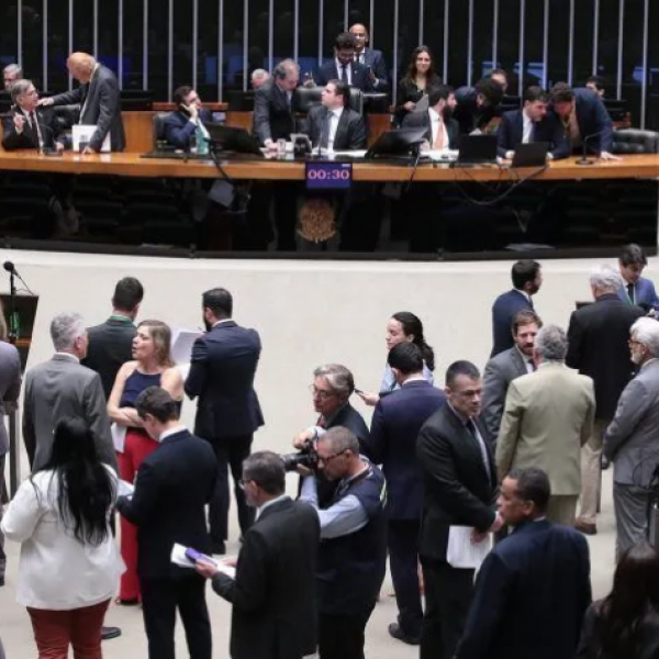 Senado aprova PEC que cria aposentadoria especial para agentes de saúde e de endemias