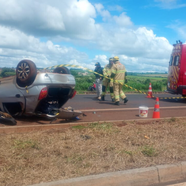 Capotamento deixa uma pessoa morta na BR-060 em Rio Verde
