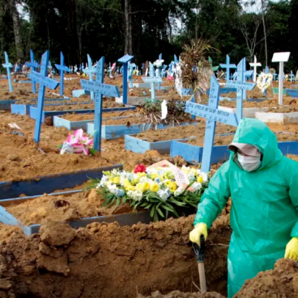 Covid-19 deixou 149 mil crianças e adolescentes órfãos em 2020 e 2021