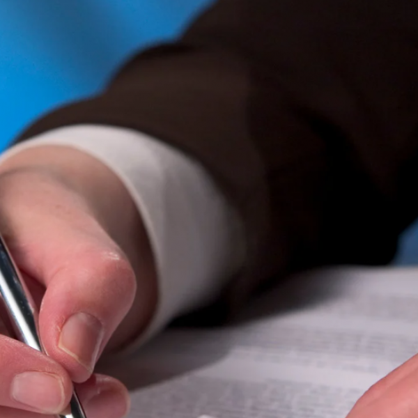 Prefeitura e Câmara de Catalão abrem concurso com 183 vagas e salários de até R$ 11,7 mil