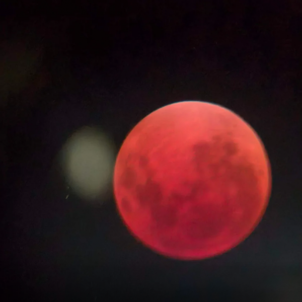 Eclipse lunar total poderá tingir Lua de vermelho