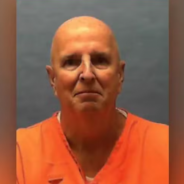 Execução de ex-policial acusado de estupro é suspensa