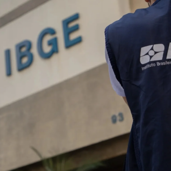 IBGE abre vagas em Goiânia com salários de até R$ 6,4 mil; veja como participar