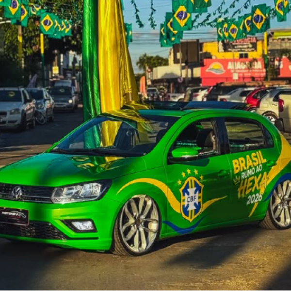 'Carro do hexa' chama atenção e vira atração durante a Copa em Goiás