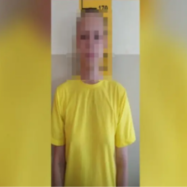 Jovem é presa suspeita de matar pai a facadas em Rio Verde