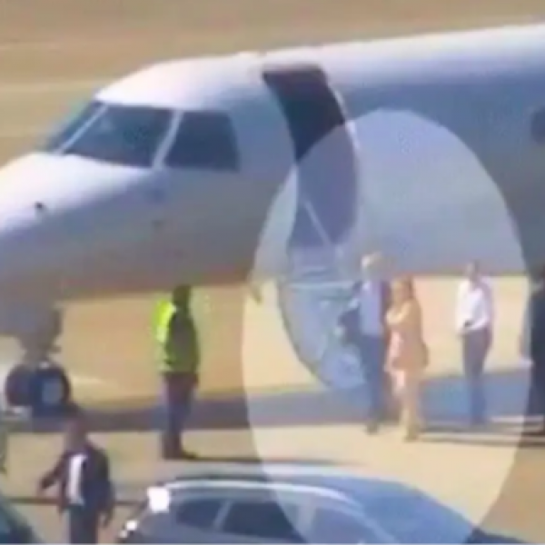 Vídeo mostra Moraes e esposa em jatinho ligado a Vorcaro