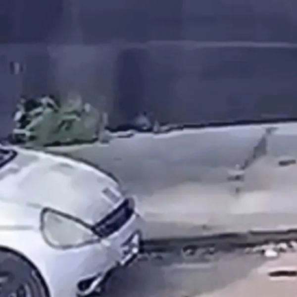  Homem é preso após incendiar carro para o qual entrou para dormir em Goiânia