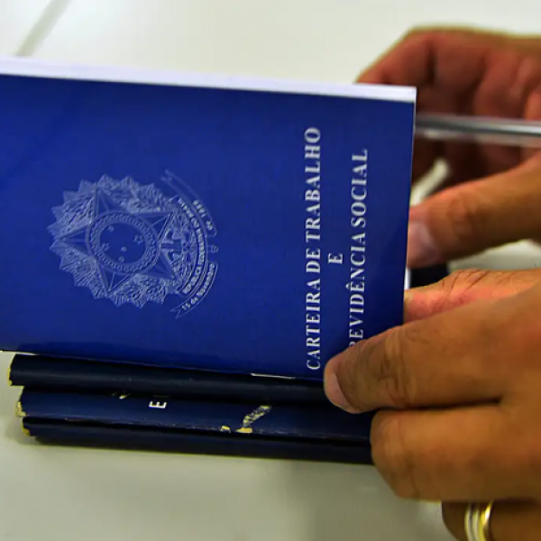 CLT segue como preferência entre brasileiros na busca por emprego, aponta pesquisa