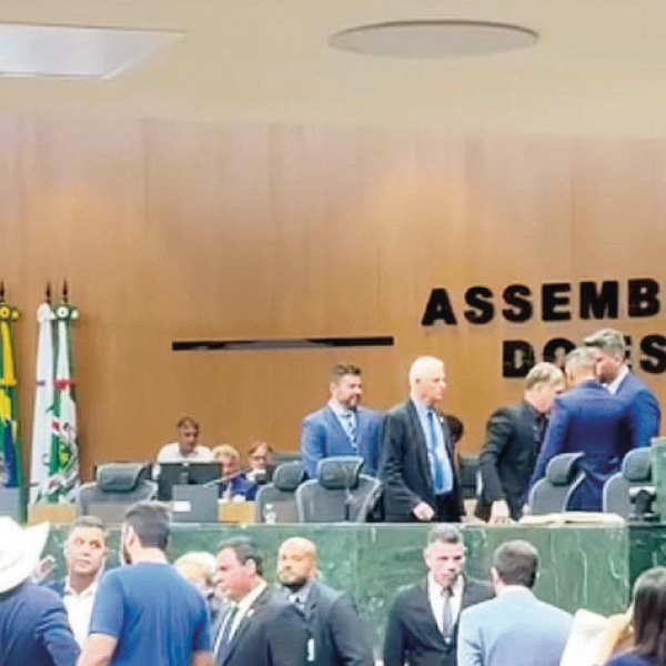 Conselho de Ética da Alego deve definir relatores de processos entre Amauri Ribeiro e Major Araújo na segunda (25)