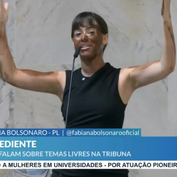 Deputada gera polêmica ao fazer 