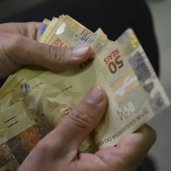Abono salarial: trabalhadores nascidos em maio e junho recebem novo lote de pagamento
