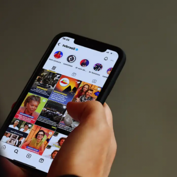 Estudo aponta que redes sociais ampliam polarização e mudam relação dos jovens com a política
