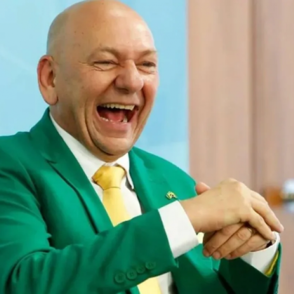 Luciano Hang ironiza fim da escala 6×1 e defende 4×3: se for para quebrar o Brasil, que seja rápido