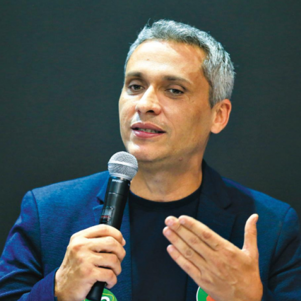 Justiça condena Gustavo Gayer a indenizar PT por publicação sobre atentado contra Bolsonaro