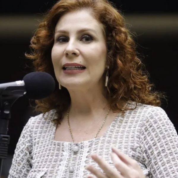 Itália pede garantias, e STF reforça condições para possível extradição de Carla Zambelli
