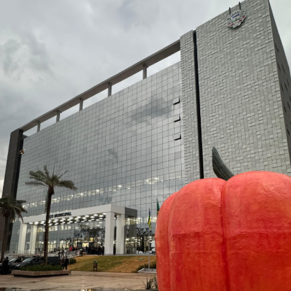 Prefeitura de Rio Verde abre inscrições de processo seletivo com 104 vagas e salários de até R$ 2,6 mil 