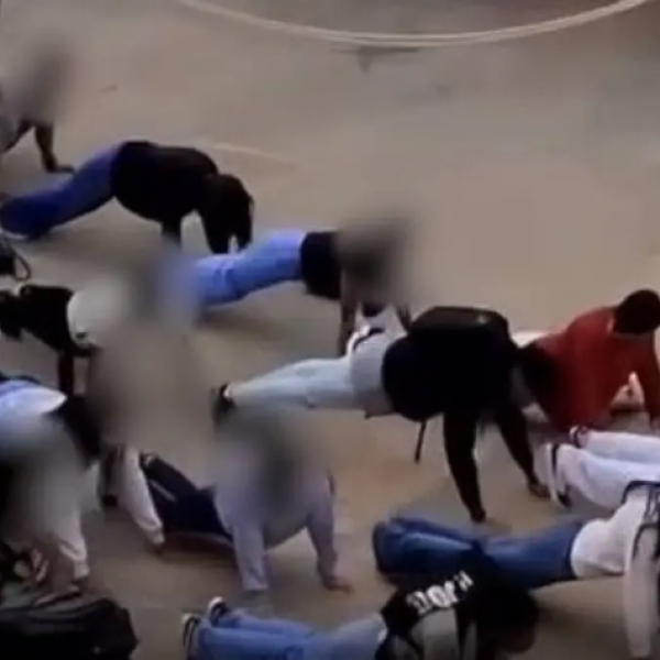 Policiais são afastados após sindicato afirmar que alunos foram obrigados a fazerem flexões em escola