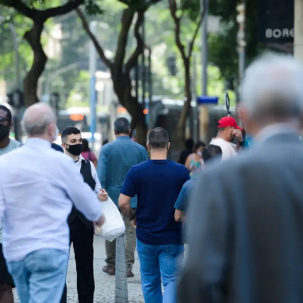 Para 81% dos brasileiros, candidato acreditar em Deus é fundamental, aponta pesquisa