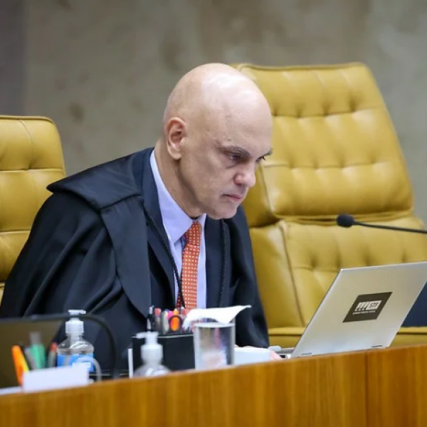 STF inicia sessão que pode definir abertura de investigação contra Alexandre de Moraes
