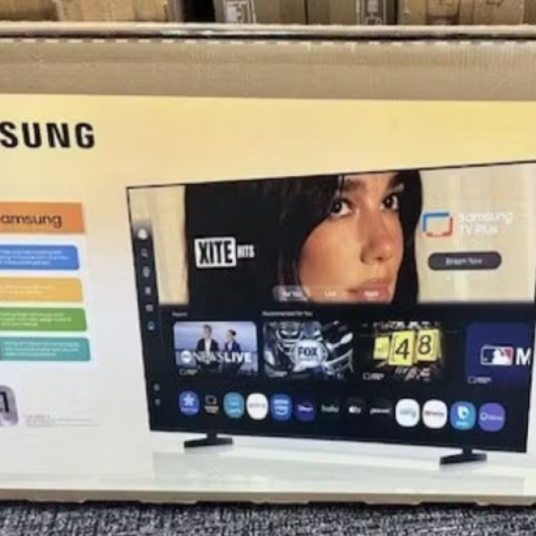 Dua Lipa processa Samsung e cobra R$ 75 milhões por uso indevido de imagem