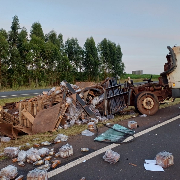 PRF registra 34 acidentes e 2 mortes no feriado em Goiás