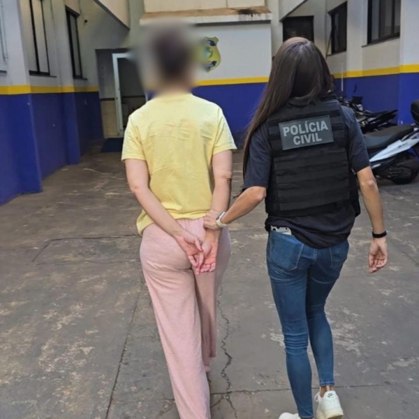 Mulher é presa por suspeita de vender medicamentos estéticos irregulares