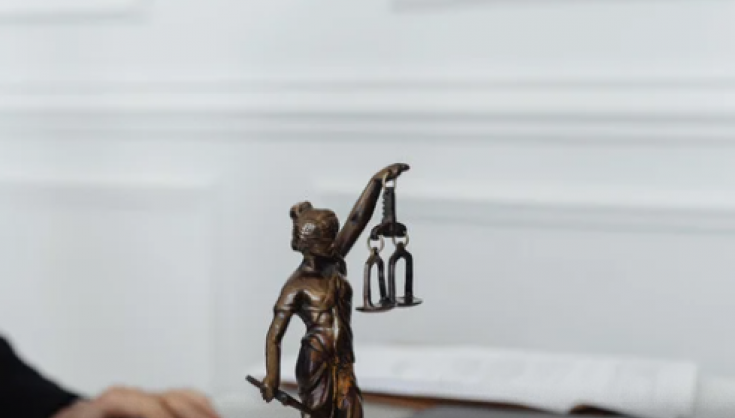 Tribunal mantém condenação de mulher por chamar atual do ex-namorado de 'negona da ppk roxa'