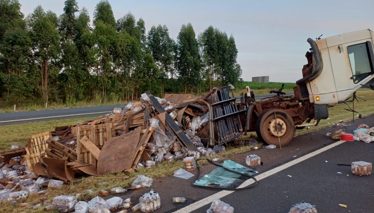 PRF registra 34 acidentes e 2 mortes no feriado em Goiás
